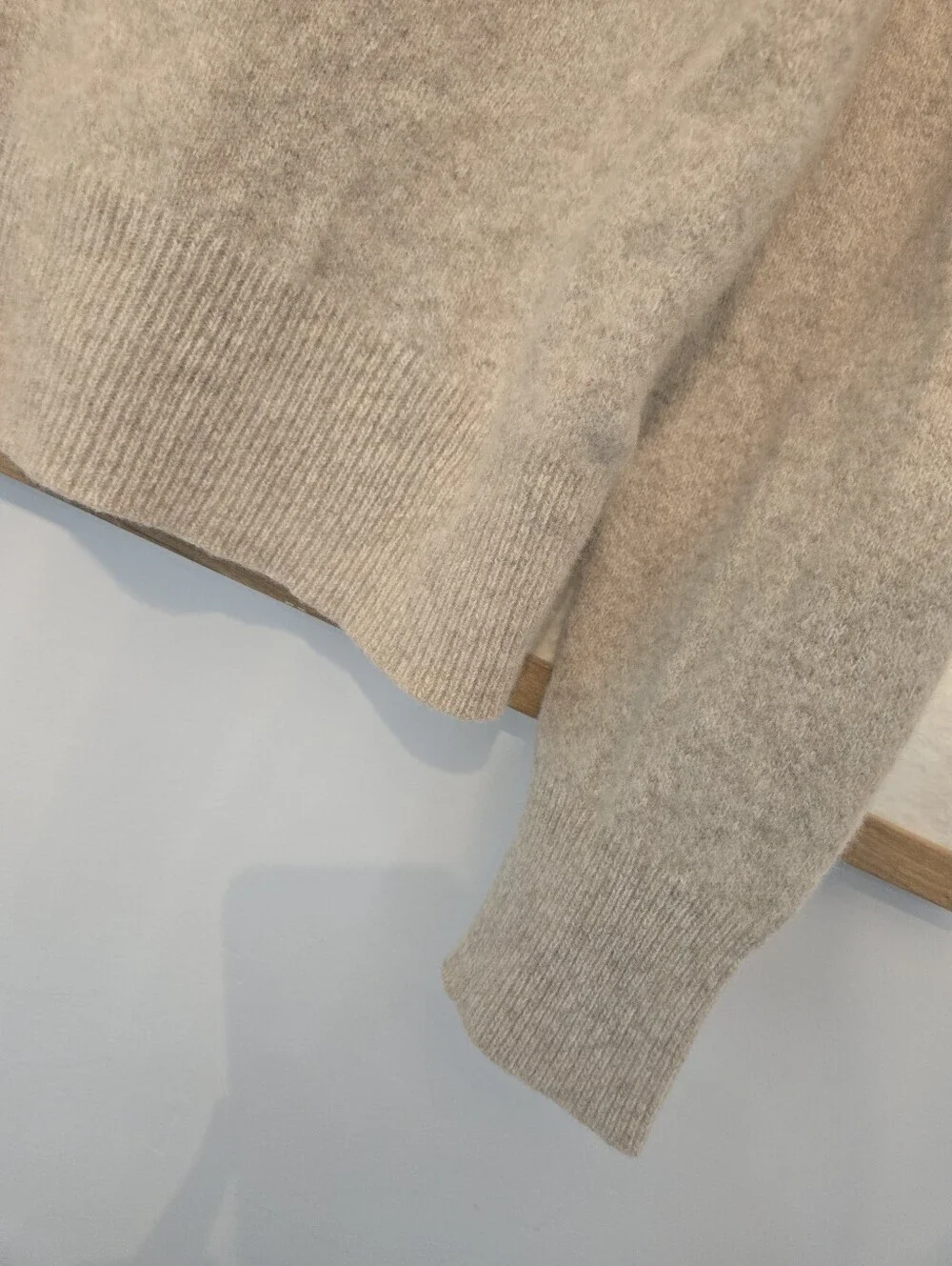 J. Crew Men's Neutral Beige Lamb Wool Crewneck Sweater Size Large. Small Hole